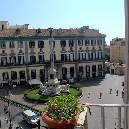 Relais Piazza Dei Martiri Bed and Breakfast Napels Kamer foto