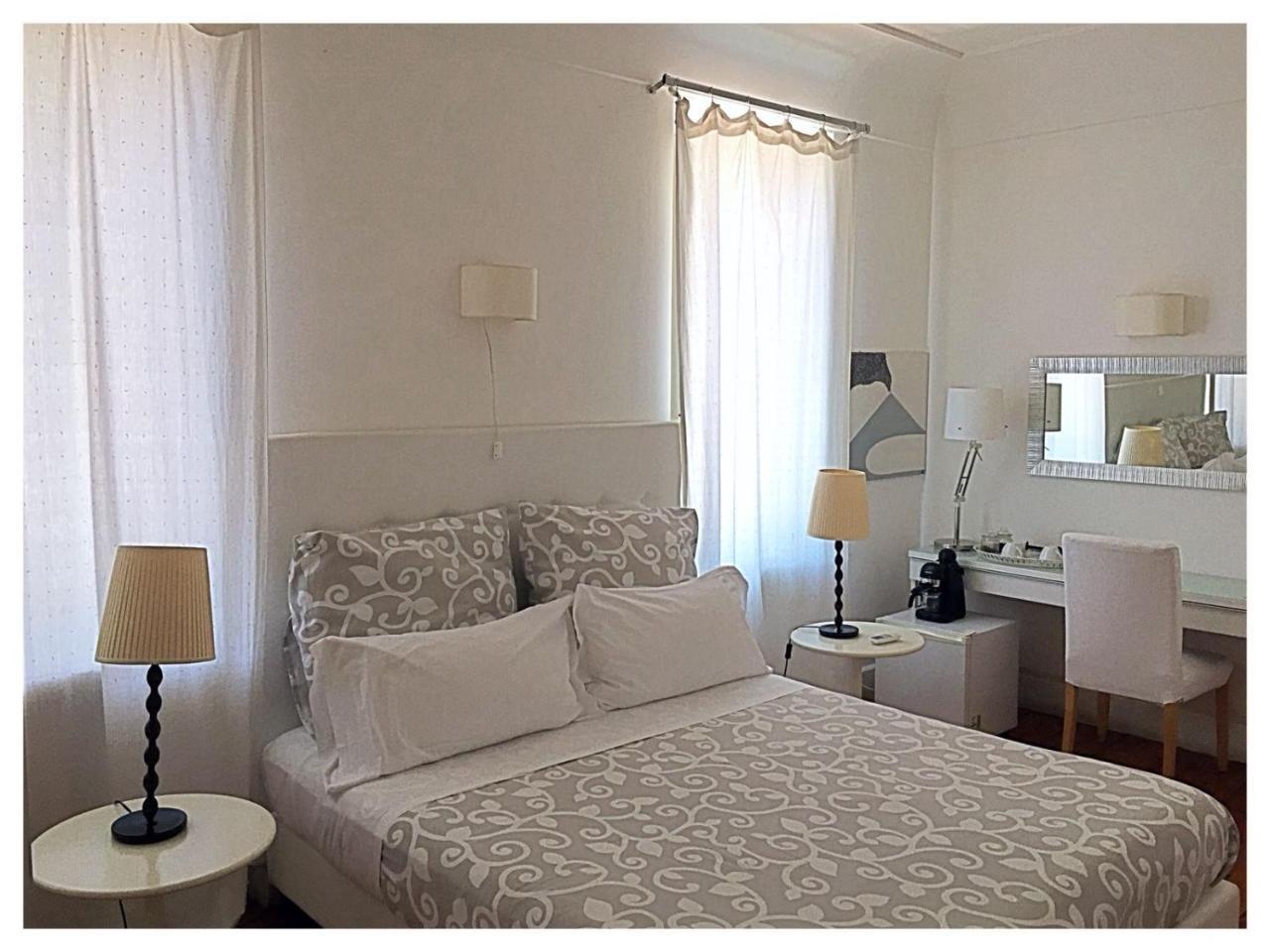 Relais Piazza Dei Martiri Bed and Breakfast Napels Buitenkant foto
